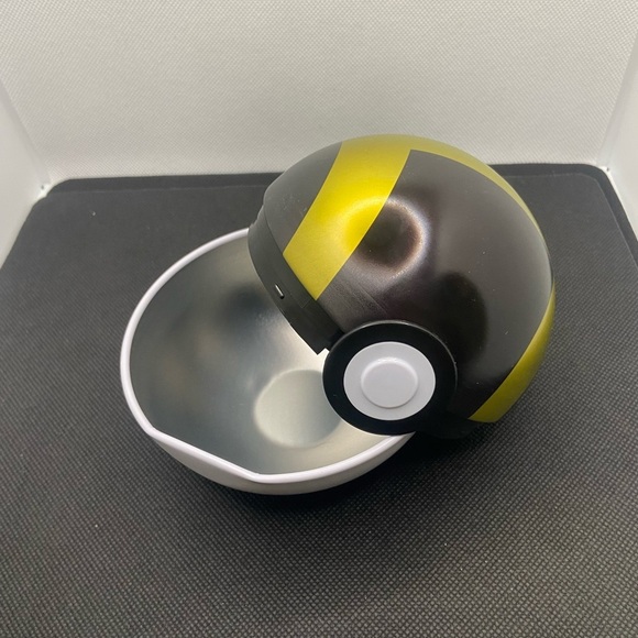 🍀 3/$15 Big Metal Pokemon Ultraball Capsule - Picture 4 of 5